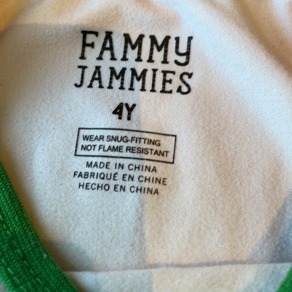 ❤️ Toddler Holiday PJs - Picture 5 of 7